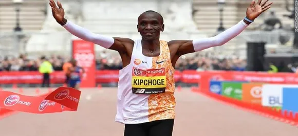 Eliud Kipchoge wins record fourth London Marathon, Mo Farah finishes fifth