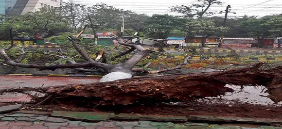 Cyclone Fani: Three killed as storm batters Odisha, PM Modi says Rs 1,000 crore released in advance