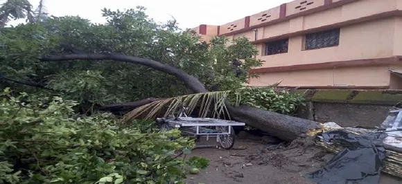 Cyclone Fani hit West Bengal post-midnight, to enter Bangladesh by noon