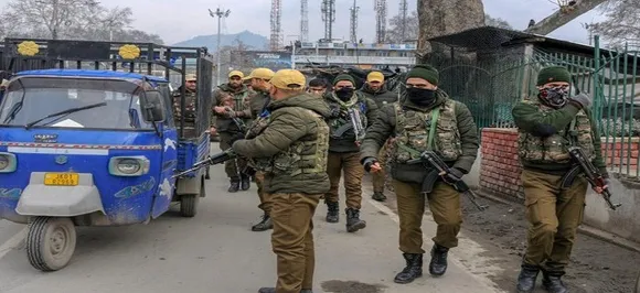 Clashes in Kashmir over Zakir Musa's killing, schools, colleges shut, internet suspended