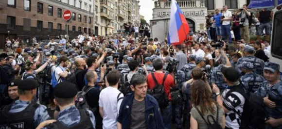 Over 400 arrested at Moscow police abuse march: monitor