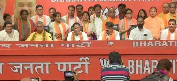 Trinamool MLA Sunil Singh, 12 councillors join BJP in presence of Kailash Vijayvargiya, Mukul Roy