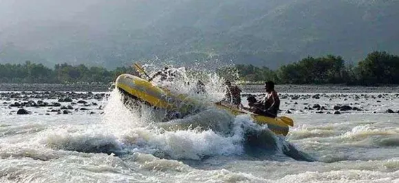 Two killed, five others injured after rafting boat capsizes in south Kashmirâ€™s Pahalgam 