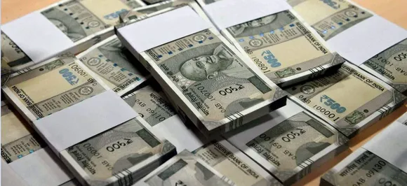 Rupee slips 17 paise to 69.32 vs against US Dollar in early trade