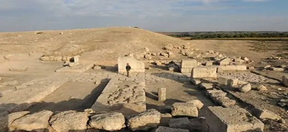 France returns looted relics to Pakistan