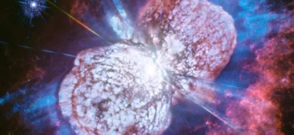 NASA's Hubble telescope captures spectacular PICTURE of super-massive star exploding in slow motion 