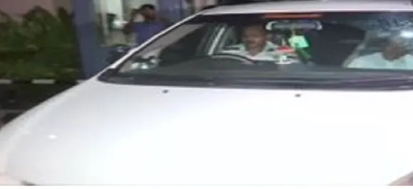 Karnataka politics: 10 Congress-JD(S) MLAs arrive at Mumbai's Sofitel hotel