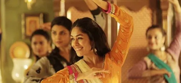 Can't woo audience with glamour: Mrunal Thakur