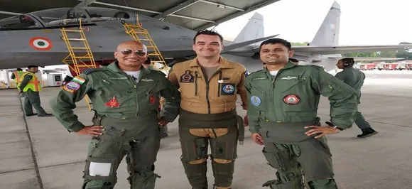 This is COOL! IAF, French Air Force pilots take selfies while flying Rafale, Sukhoi Su-30 MKI jets