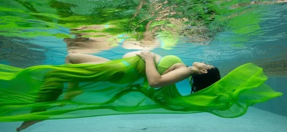 Watch Video: Sameera Reddy becomes harbinger of body positivity as she posts  'no make-up' 'ready to pop' video