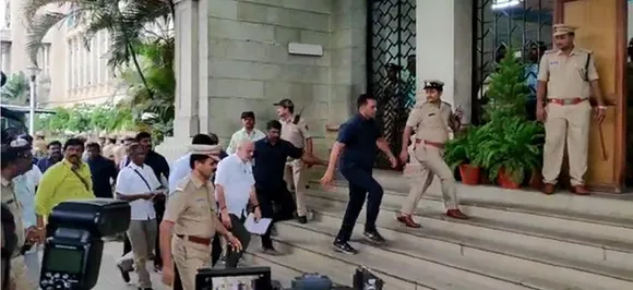Karnataka Crisis: Rebel Congress-JDS MLAs meet Speaker, submit fresh resignations