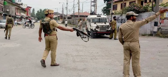 Cop shot dead by gunmen in South Kashmir's Bijbehara