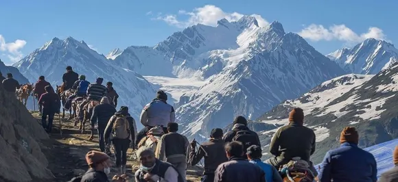 Amarnath Yatris, tourists asked to 'immediately' leave Kashmir amid terror threats