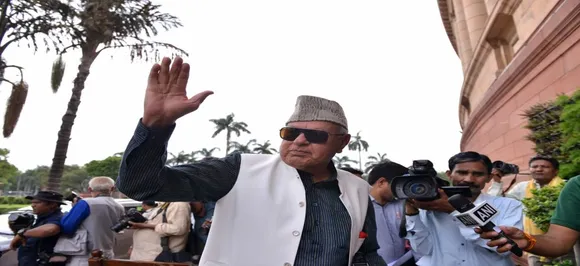 Farooq Abdullah neither detained, nor arrested, he is wilfully staying at his own home: Shah 