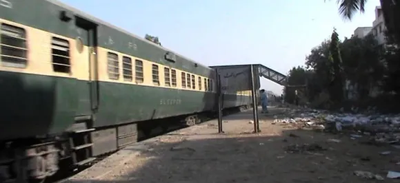 Thar Express from Pakistan carrying 165 passengers arrives in India