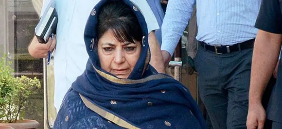 'Itâ€™s suffocating and humiliating', writes Mehbooba Mufti's daughter to Home Minister Amit Shah