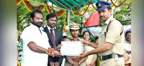 Telangana cop caught taking Rs 17k bribe day after getting best constable award