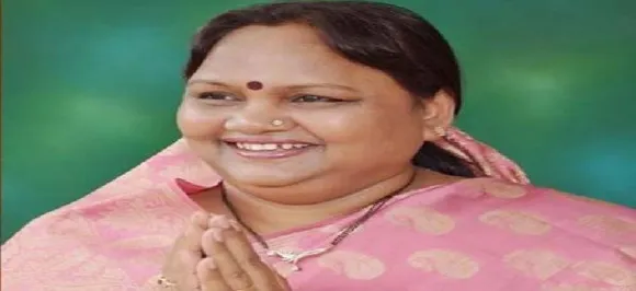 Congress MLA Nirmala Gavit set to join Shiv Sena on Tuesday