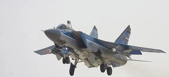 Russian supersonic MiG-31BM fighters conduct interception drill in airspace 