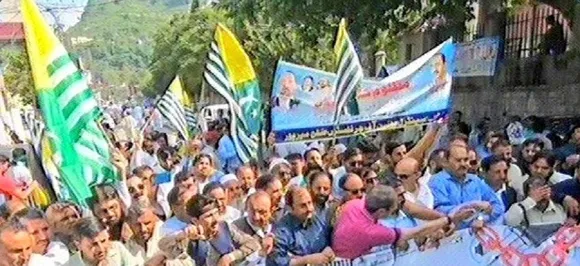 Pakistan journalists carrying medicines, food for Kashmiris stopped from crossing LoC