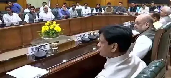 Kashmir Panchayat Delegation Meets Amit Shah As Lockdown In Valley Nears Month