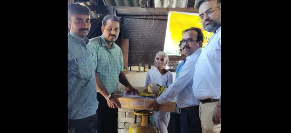 Tamil Nadu Lady, Who Serves Idli At Rs 1 Per Piece, FINALLY Gets LPG Connection