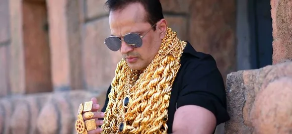 Fake News: Pakistani Citizen Wearing Tons Of Gold Shared As Tirupati Balaji Priest