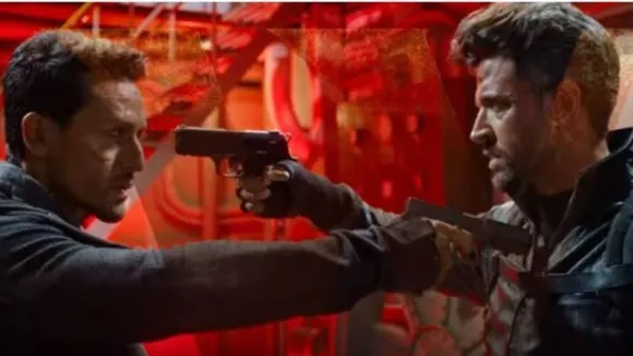 War Twitter Review: Hrithik Roshan, Tiger Shroffâ€™s Film Is An Action â€˜Bonanzaâ€™