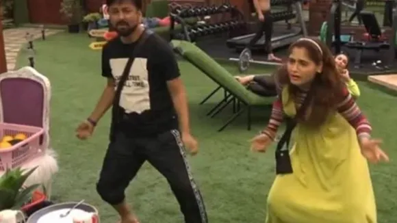 Bigg Boss 13: Siddharth Dey Passes Sexual Remark On Arti Singh; Receives Twitter Fury 