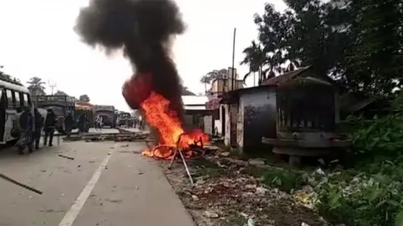Clash breaks out between BJP, Trinamool workers in Coochbehar, offices vandalised 