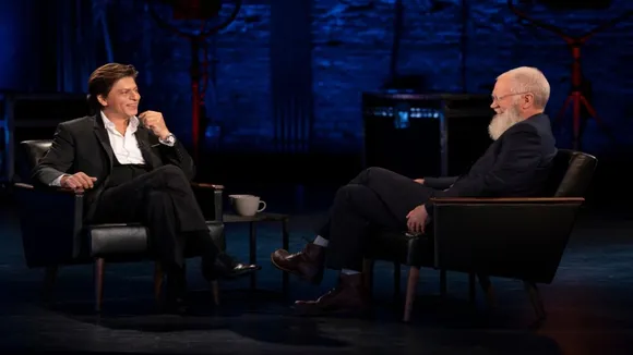 Shah Rukh Khan Reveals How He Re-United With Gauri In â€˜The City Full Of Beachesâ€™ In David Letterman's Show