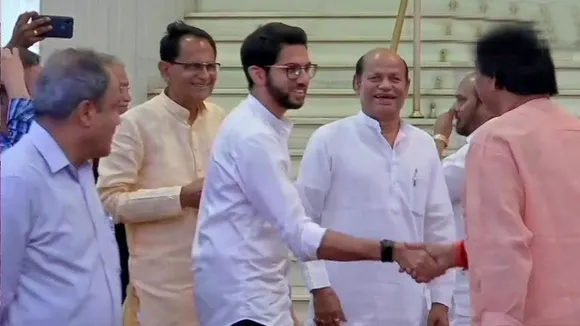 Shiv Sena Delegation Meets Governor, Seeks Assistance For Farmers, Fishermen