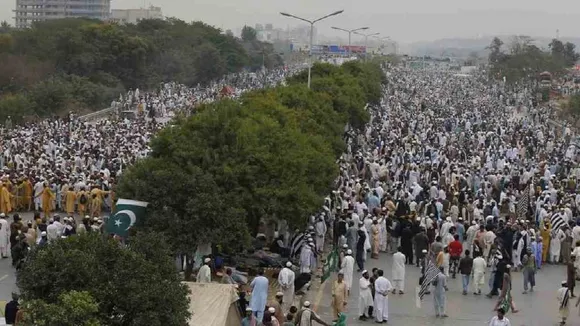 Pakistan: Fazlur Rehman Gives PM Imran Two-Day Ultimatum To Step Down