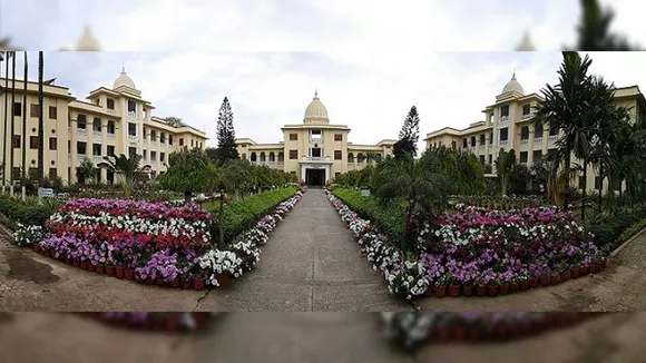 Amid BHU Row, Bengalâ€™s Belur Ramakrishna Mission College Appoints Muslim To Teach Sanskrit