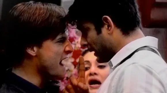 Bigg Boss 13: Salman Khan Lashes Out At Sidharth Shukla, Tells Asim Riaz â€˜To Walk Out Right Nowâ€™