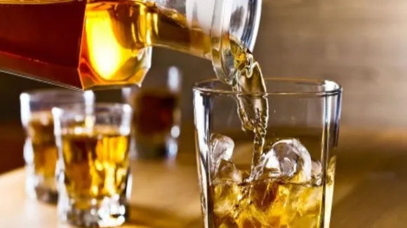 Alcoholic Dad Quits Drinking After Seeing His Own Selfie