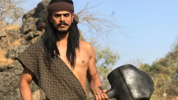 Chandragupta Maurya Actor Parth Tiwari Chased By 50 Goons!
