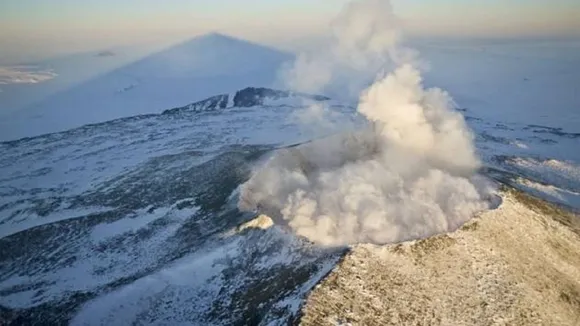 New Zealandâ€™s White Island Volcano Erupts, 1 Dead, Several Injured