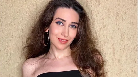 Karisma Kapoor Flaunts Washboard Abs In Latest Photo And We Are Swooning