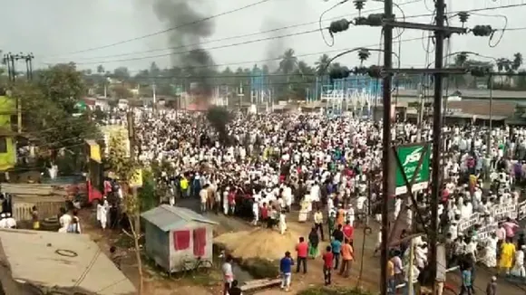 CAB Fire Spreads To West Bengal, Thousands Block National Highway In Howrah's Uluberia