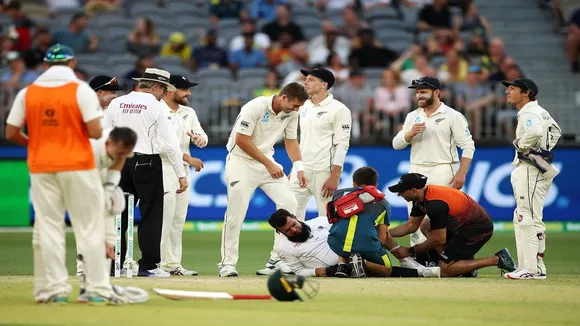 Pakistan Umpire Aleem Dar Collides With Mitchell Santner In Perth Test, Gets Injured