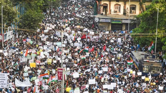 Farhan Akhtar, Sushant Singh Join Massive Protest Against CAA In Mumbai's August Kranti Maidan