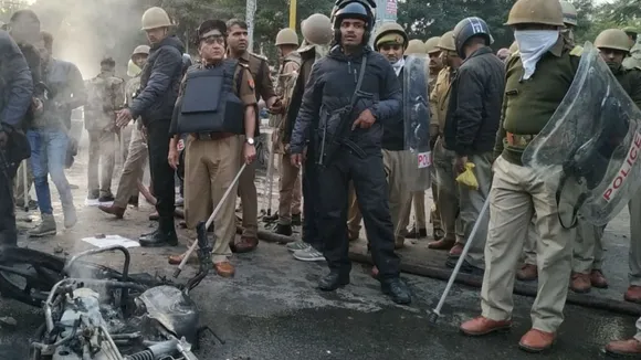 Citizenship Act: Protesters In Lucknow Pelt Stones, Torch Vehicles; Police Use Tear Gas, Batons