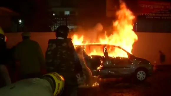 Citizenship Act: 'Outsiders' Involved In Violence At Delhi Gate, Say Police After Car Torched Outside DCP Office