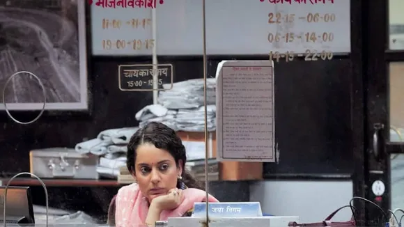 Panga: Kangana Ranaut Turns Ticket Executive At Chatrapati Shivaji Terminus Ahead of Trailer Launch; WATCH Video