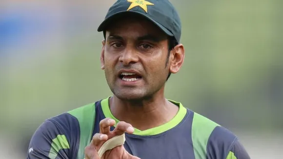 Mohammad Hafeez Suspended From Bowling In ECB Competitions Over 'Chucking'