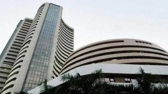 Closing Bell: Sensex ends nearly 300 points lower, Nifty also loses 88 points 