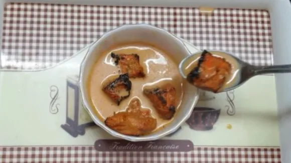 Bizarre Video: Woman Eats Chicken Tikka Dipped In Chai, Leaves Internet Disgusted