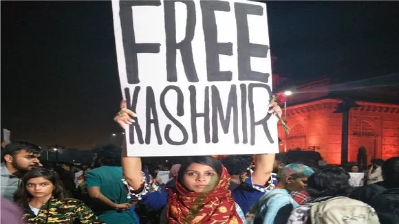 Woman Holding 'Free Kashmir' Placard At Mumbai's JNU Protest Issues Statement, Defends Herself