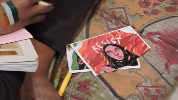 Determined Mothers, Unfazed Children And Chants Of 'Azadi': An Evening In Shaheen Bagh